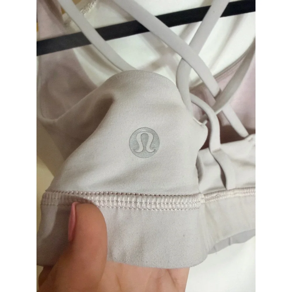 Lululemon Energy Bra Lavender Grey Strappy Back Sports Bra Size 8 W7AS1S